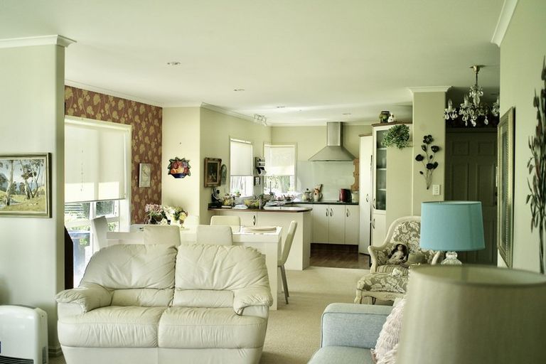 Photo of property in 43 Matene Place, Papamoa Beach, Papamoa, 3118