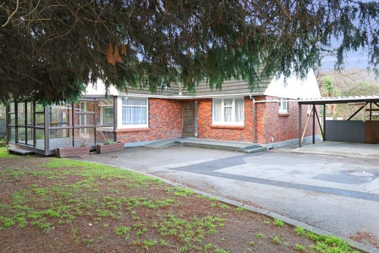 Photo of property in 12 Rawhiti Street, Stokes Valley, Lower Hutt, 5019