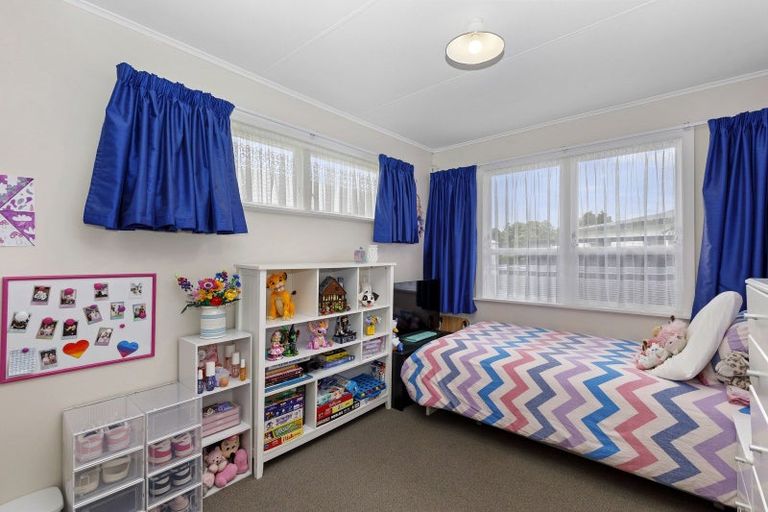 Photo of property in 15 Bonnie Glen Crescent, Ebdentown, Upper Hutt, 5018