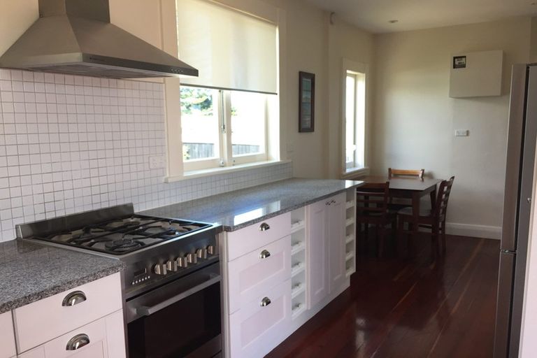 Photo of property in 36 Esmonde Road, Takapuna, Auckland, 0622