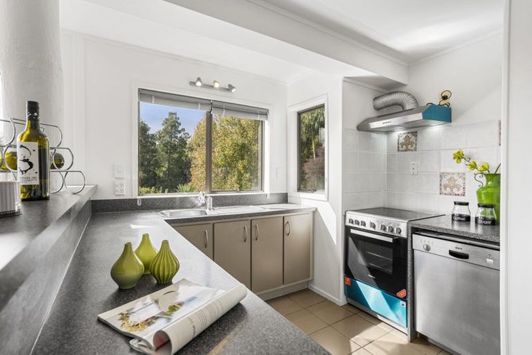 Photo of property in 8 Lynngate Place, Hillcrest, Auckland, 0627