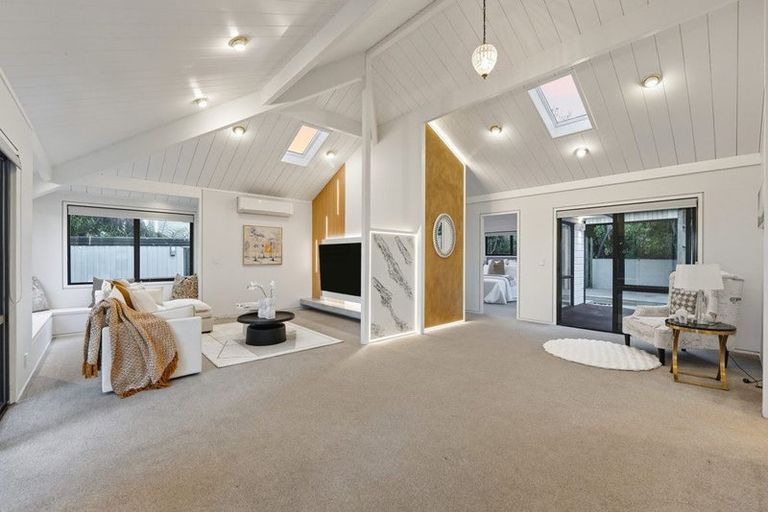 Photo of property in 45 Pohutukawa Avenue, Shelly Park, Auckland, 2014