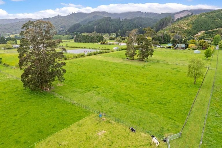 Photo of property in 39 Colletts Road, Mangaroa, Upper Hutt, 5371
