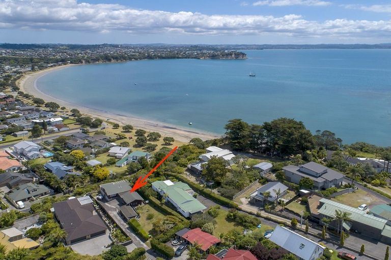 Photo of property in 20a Tindalls Bay Road, Tindalls Beach, Whangaparaoa, 0930