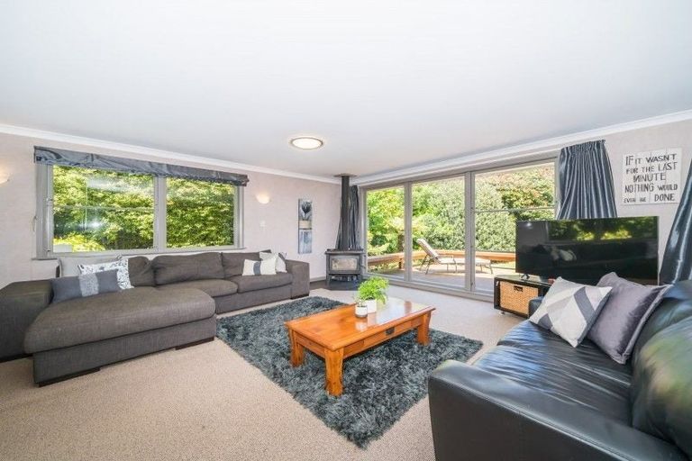 Photo of property in 17 Swansea Street, Hokowhitu, Palmerston North, 4410