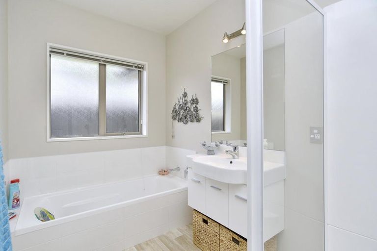 Photo of property in 13 Wisteria Lane, Rangiora, 7400