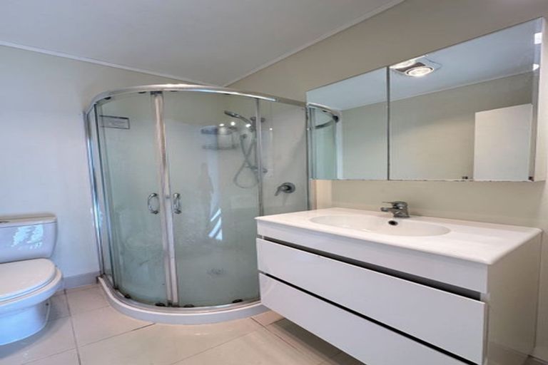 Photo of property in 38 Wyoming Avenue, Murrays Bay, Auckland, 0630