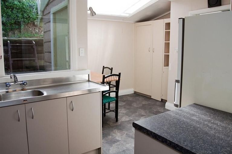 Photo of property in 1 Clifford Street, Dalmore, Dunedin, 9010