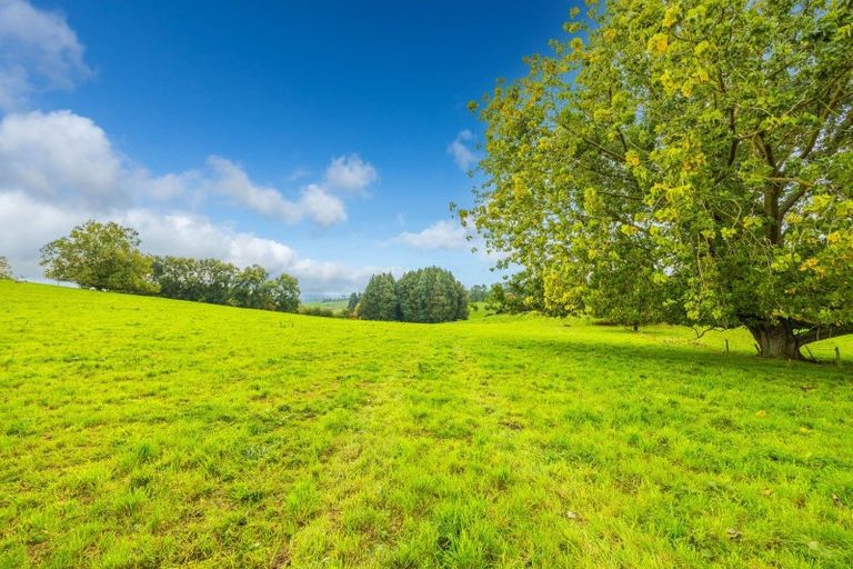 Photo of property in 36 Bell Road, Ngahinapouri, 3883