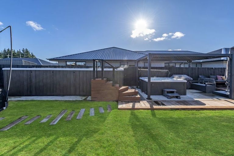 Photo of property in 5 Fountain Place, Rolleston, 7614