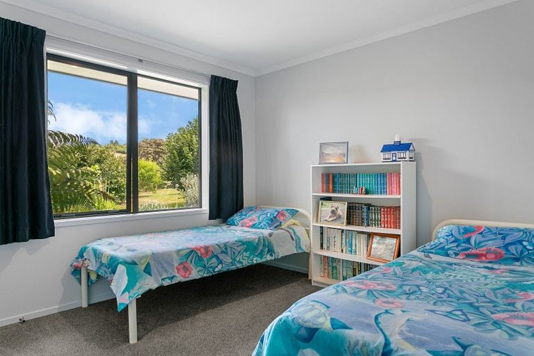 Photo of property in 18 Loch Views Road, Acacia Bay, Taupo, 3385