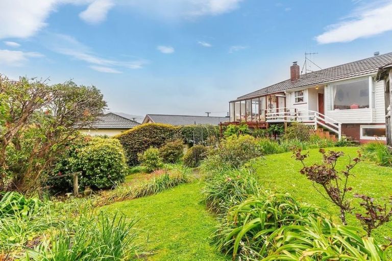 Photo of property in 74 Taylor Terrace, Tawa, Wellington, 5028