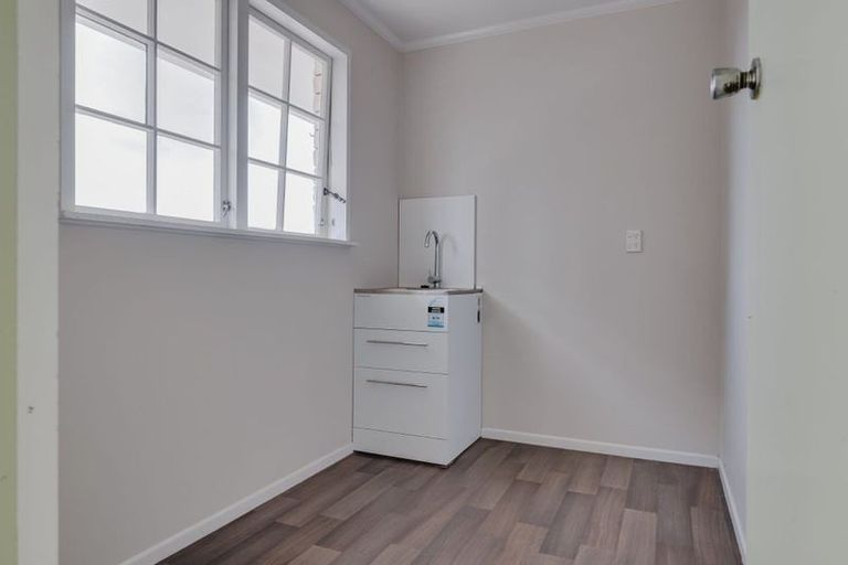 Photo of property in 39 John F Kennedy Drive, Milson, Palmerston North, 4414