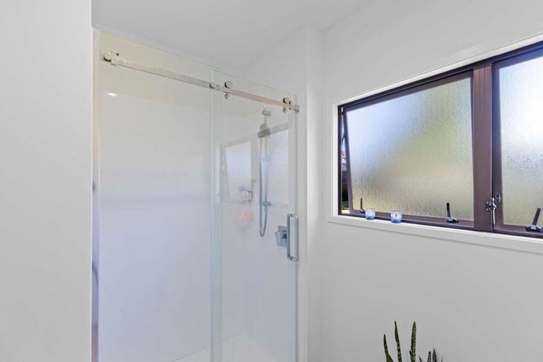 Photo of property in 7a Melleray Place, Randwick Park, Auckland, 2105