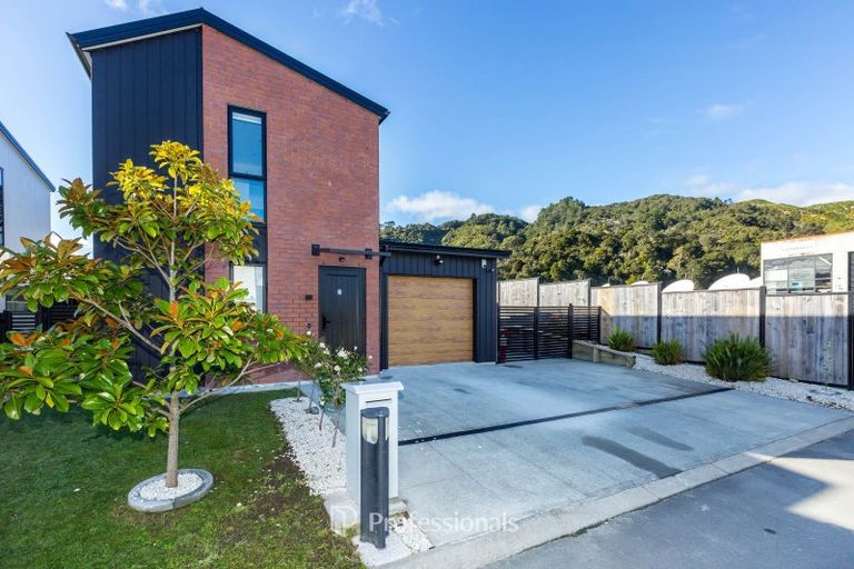 Photo of property in 7 La Mer Lane, Wallaceville, Upper Hutt, 5018