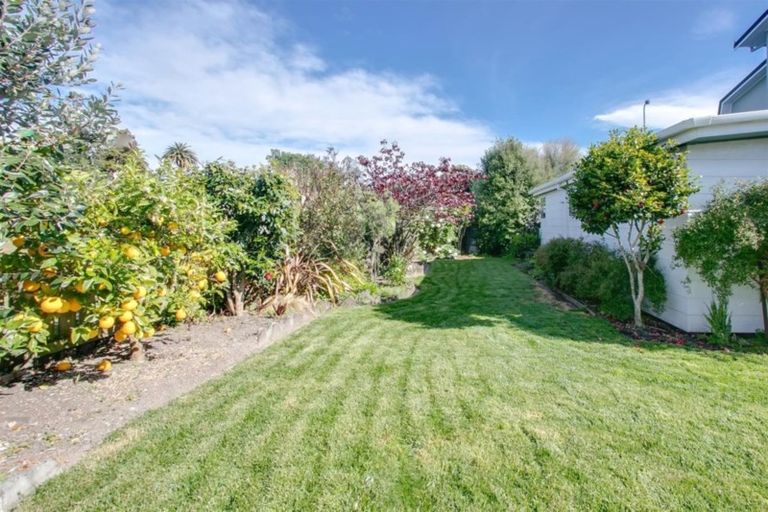 Photo of property in 5 Gow Avenue, Haumoana, 4102