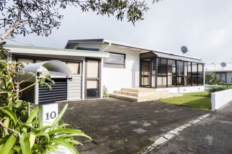 Photo of property in 10 Stuart Place, Blagdon, New Plymouth, 4310