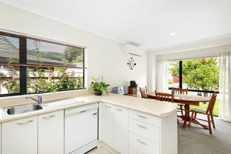 Photo of property in Redwood Village, 45/42 Main Road, Tawa, Wellington, 5028