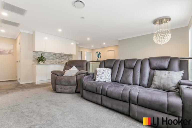 Photo of property in 41 Cloonlyon Drive, Flat Bush, Auckland, 2019