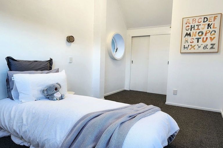 Photo of property in 98a Karewa Parade, Papamoa Beach, Papamoa, 3118