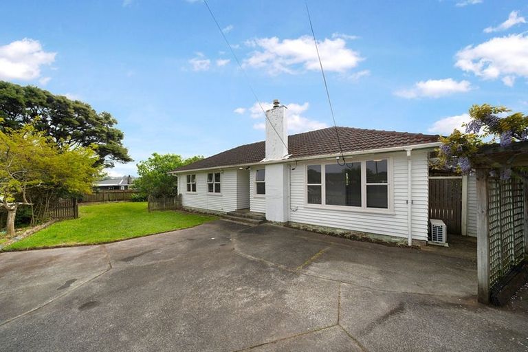 Photo of property in 49 Longburn Road, Henderson, Auckland, 0610