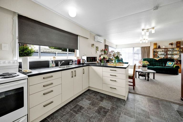 Photo of property in 15 Grey Street, Hawera, 4610