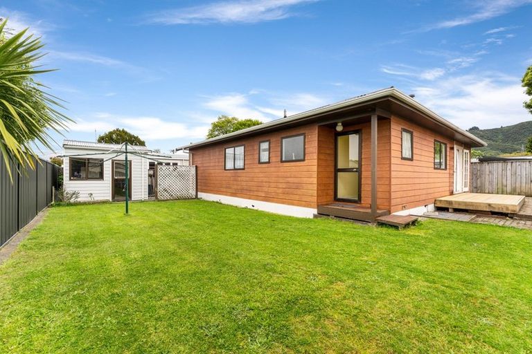 Photo of property in 10a Oxford Crescent, Ebdentown, Upper Hutt, 5018