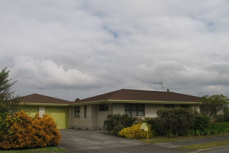 Photo of property in 2 Tyndall Grove, Matua, Tauranga, 3110