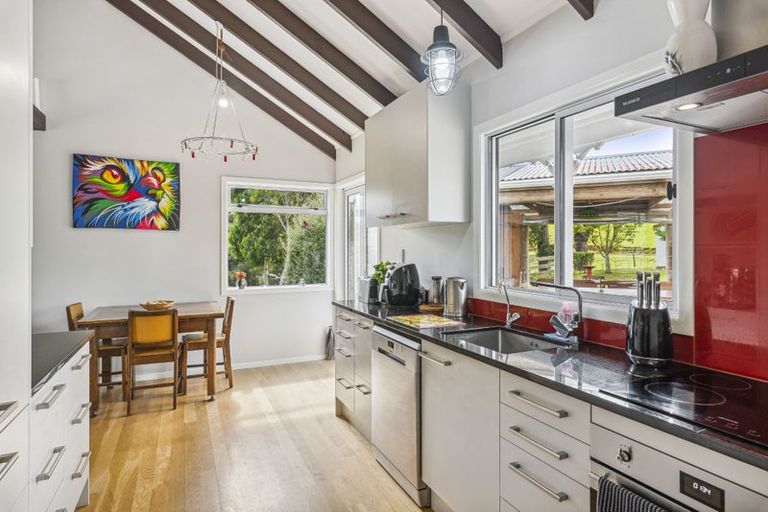 Photo of property in 33 Ratadale Road, Reikorangi, Waikanae, 5391