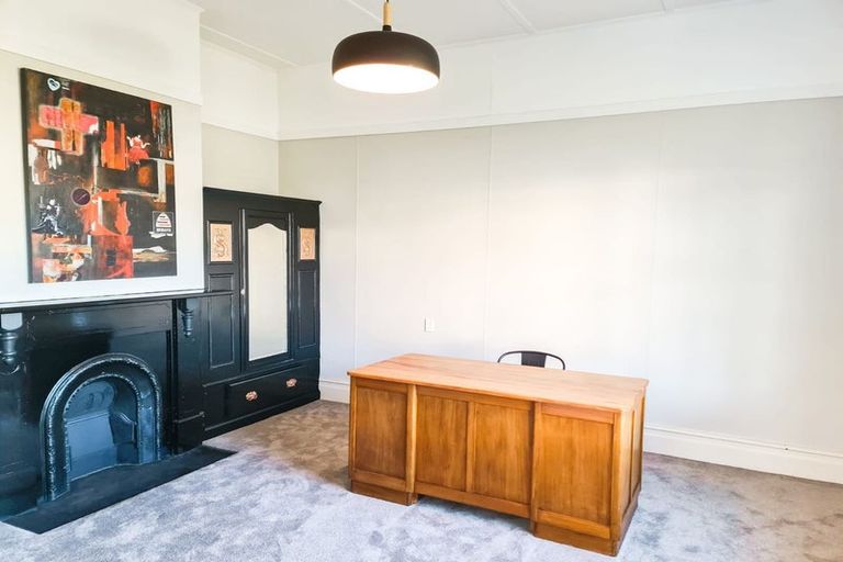 Photo of property in 100 High Street, Waimate, 7924