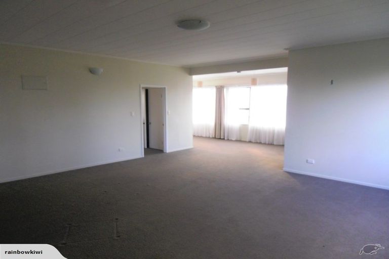 Photo of property in 92 Tiri Road, Tindalls Beach, Whangaparaoa, 0930