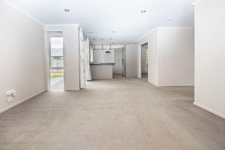 Photo of property in 10 Madison Street, Cambridge, 3434