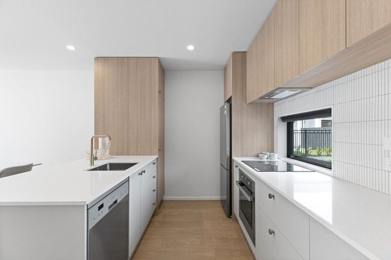 Photo of property in 2/88 Holly Road, St Albans, Christchurch, 8014