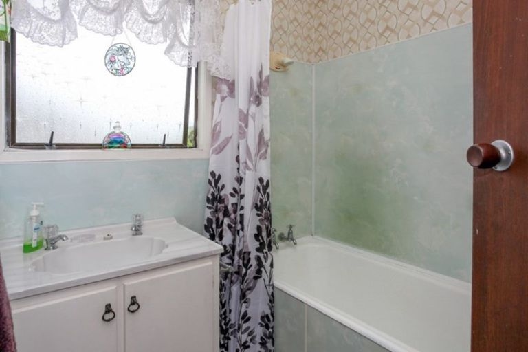 Photo of property in 10a Whiritoa Beach Road, Whiritoa, Whangamata, 3691