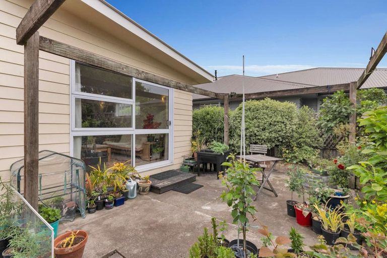 Photo of property in 73 Corson Avenue, Beckenham, Christchurch, 8023