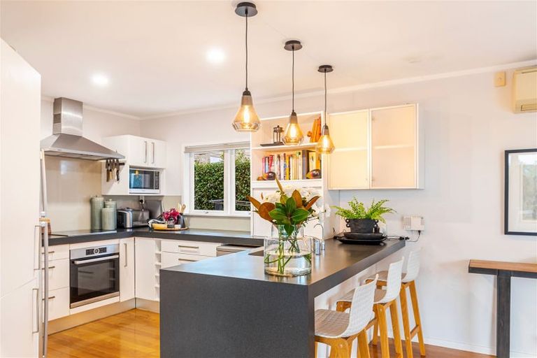 Photo of property in 2/46 Monarch Avenue, Hillcrest, Auckland, 0627