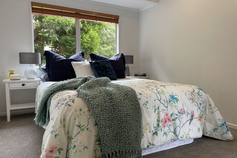 Photo of property in 17 Tacitus Place, Totara Vale, Auckland, 0629