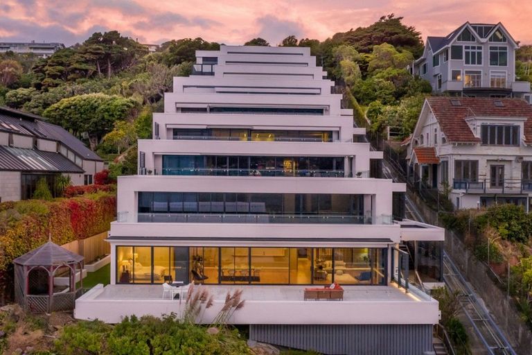 Photo of property in 1/308 Oriental Parade, Oriental Bay, Wellington, 6011