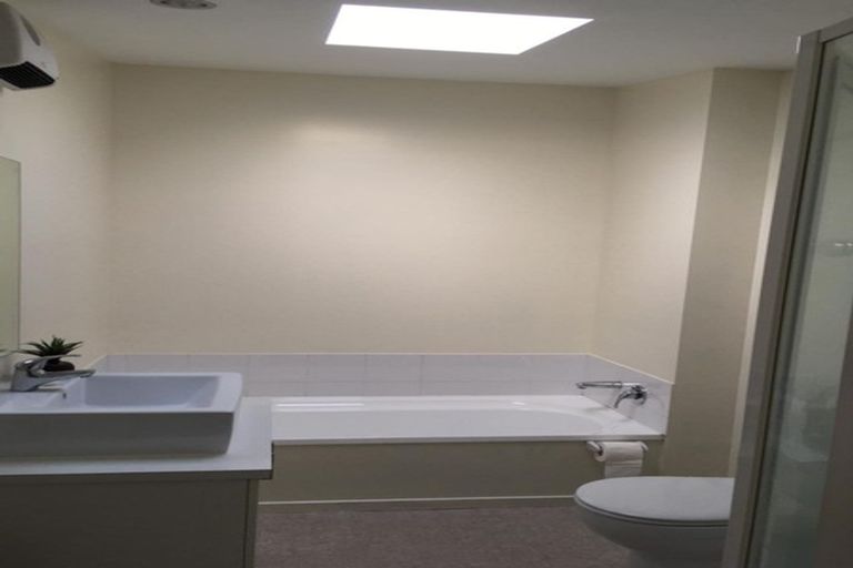 Photo of property in 2/62 Burke Street, Addington, Christchurch, 8024