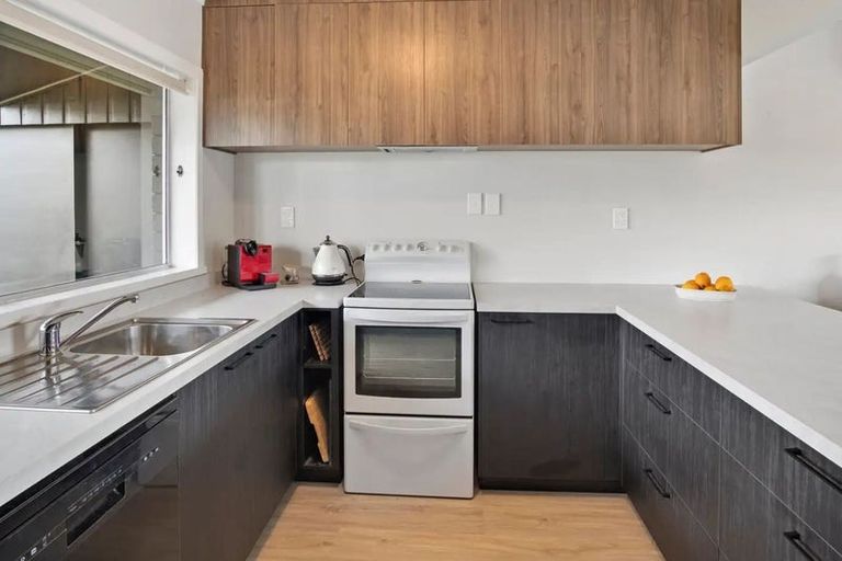 Photo of property in 2/586 Bank Street, Te Awamutu, 3800