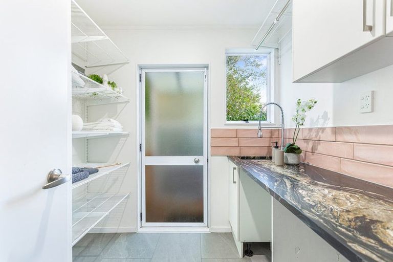 Photo of property in 27 Danube Lane, Glen Eden, Auckland, 0602