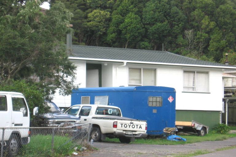 Photo of property in 76a Chilcott Road, Henderson, Auckland, 0612