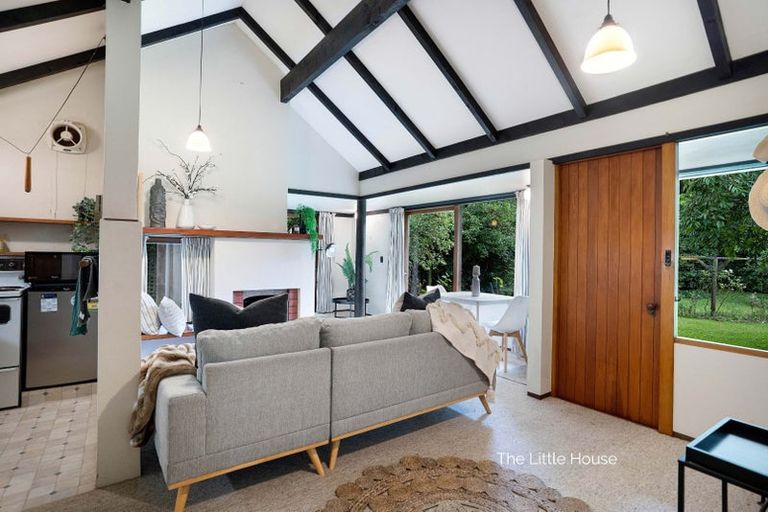 Photo of property in 12 Kempton Street, Greytown, 5712