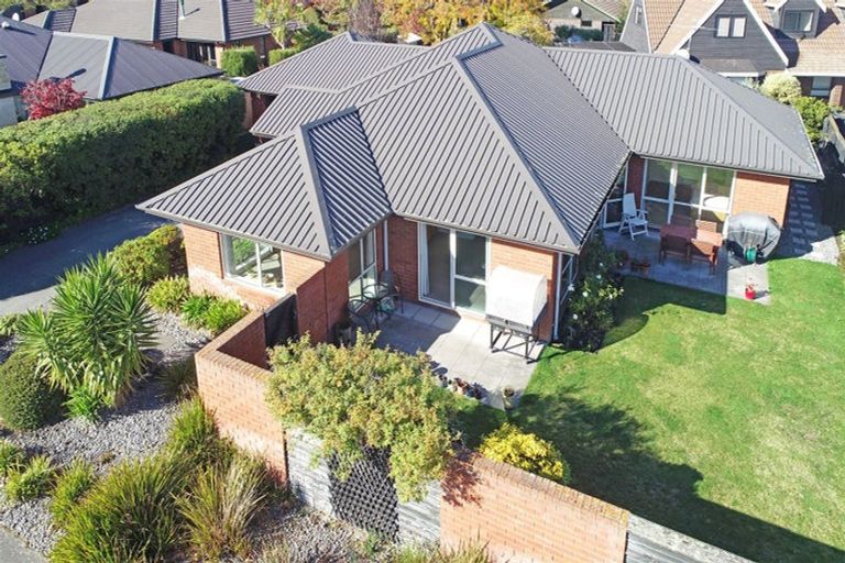 Photo of property in 114 Rothesay Road, Parklands, Christchurch, 8083