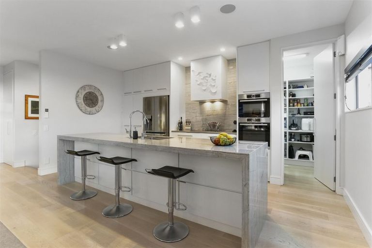 Photo of property in 8/258 Hurstmere Road, Takapuna, Auckland, 0622