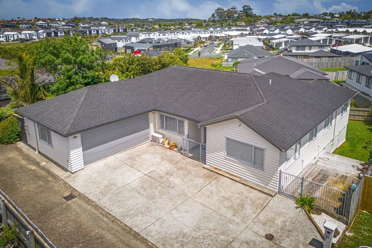 Photo of property in 11 Tee Point, Red Beach, 0932