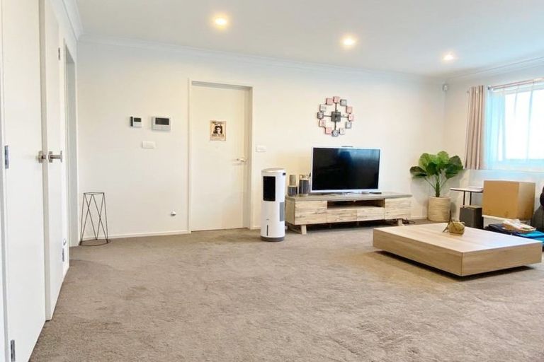 Photo of property in 6 Sauvignon Avenue, Ranui, Auckland, 0612