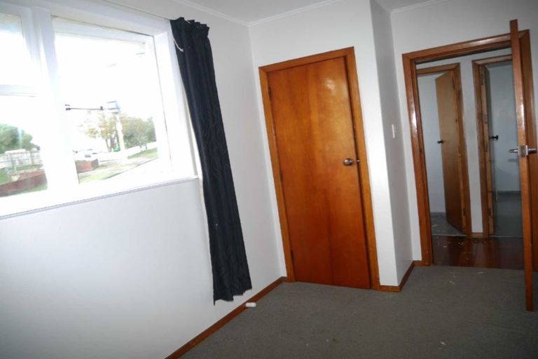 Photo of property in 7-9 York Place, Cannons Creek, Porirua, 5024