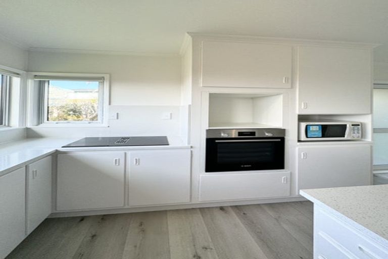Photo of property in 25 Aberdeen Road, Castor Bay, Auckland, 0620