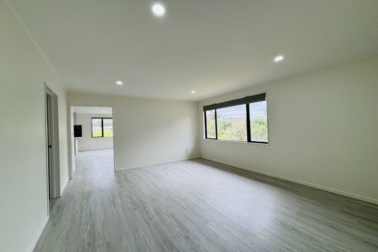 Photo of property in 50 San Valentino Drive, Henderson, Auckland, 0612